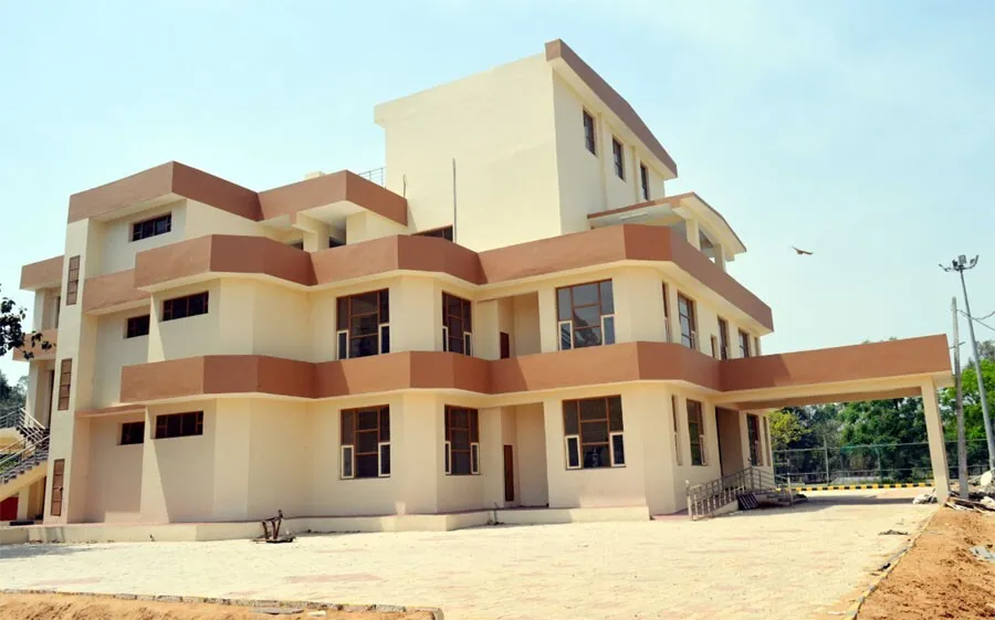 अढ़ाई साल बीते फिर भी अधूरा फेसिलेशन सैंटर
