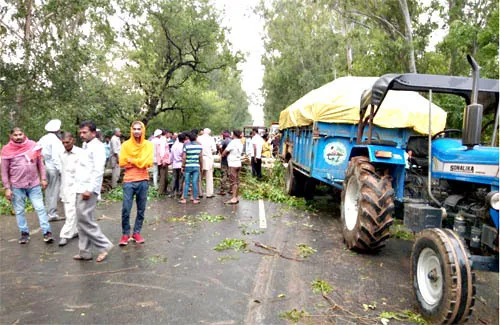 कुरुक्षेत्र में अचानक ओलावृष्टि व तूफान ने बढ़ाई धरतीपुत्रों की मुश्किलें