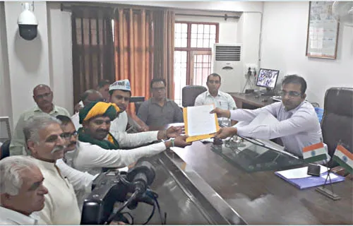 जजपा-आप गठबंधन प्रत्याशी देशवाल ने भरा नामाकंन