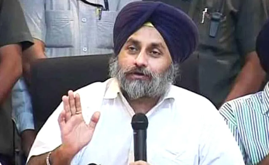 कैप्टन ने जनता से झूठ बोलकर धोखे से हथियाई सत्ता: बादल
