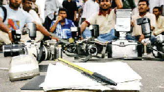 दो टूक: पत्रकारों के खिलाफ बढ़ती हिंसा