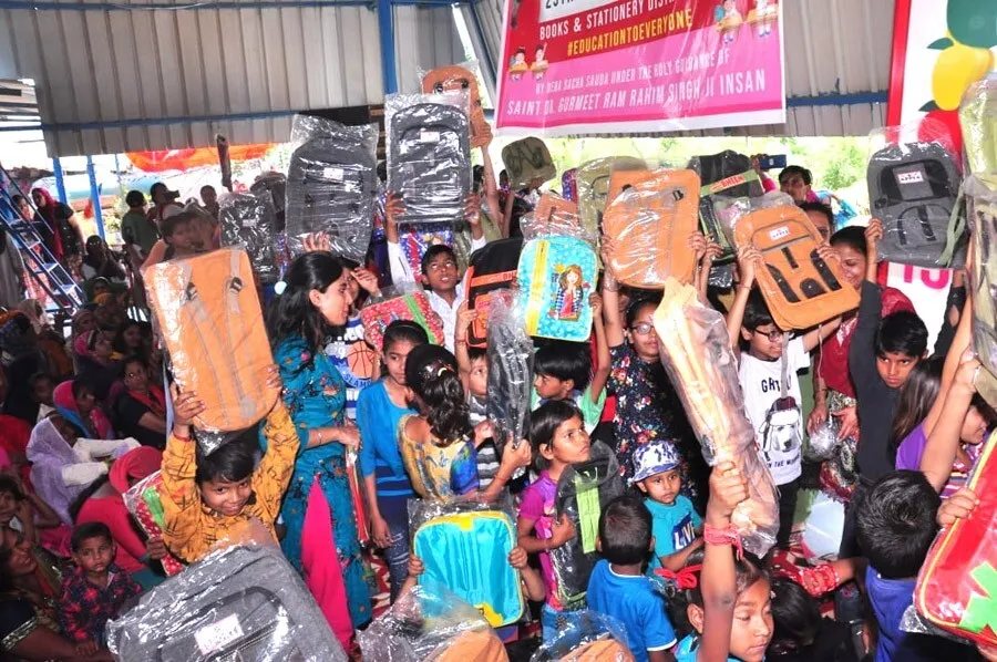 हर स्थिति में यूं ही करते रहेंगे इंसानियत की सेवा…