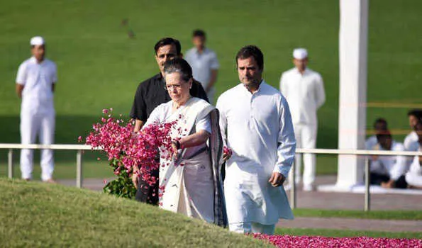 राहुल, सोनिया समेत अन्य कांग्रेस नेताओं ने पंडित नेहरू को दी श्रद्धांजलि