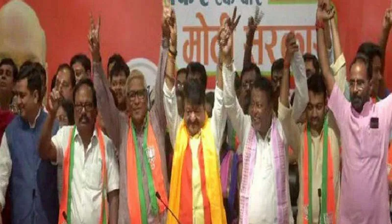 बंगाल में बीजेपी की बड़ी सेंध, तीन विधायक सहित 50 पार्षद भाजपा में शामिल