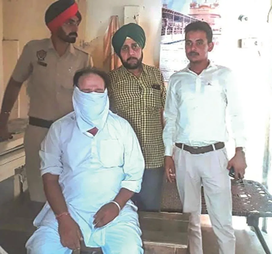 आठ हजार रु. रिश्वत लेते एएसआई गिरफ्तार
