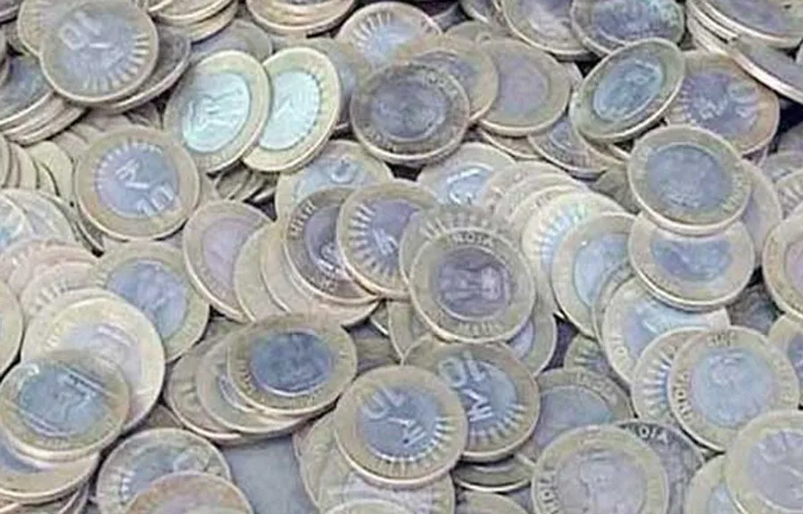 भांजे ने मामा के घर छुपाए 4 थैलों में भरी नकली करंसी