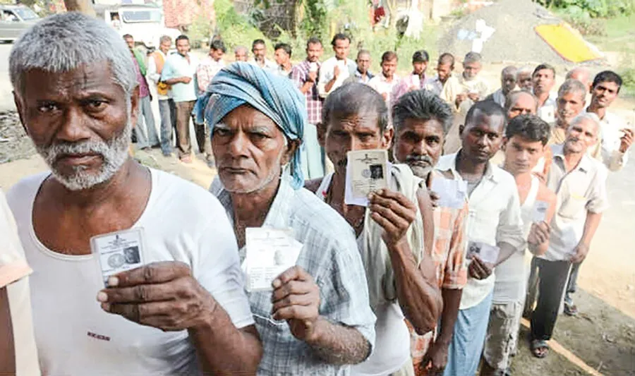 देश पर व्यापक असर डालता है लंबा चुनाव कार्यक्रम