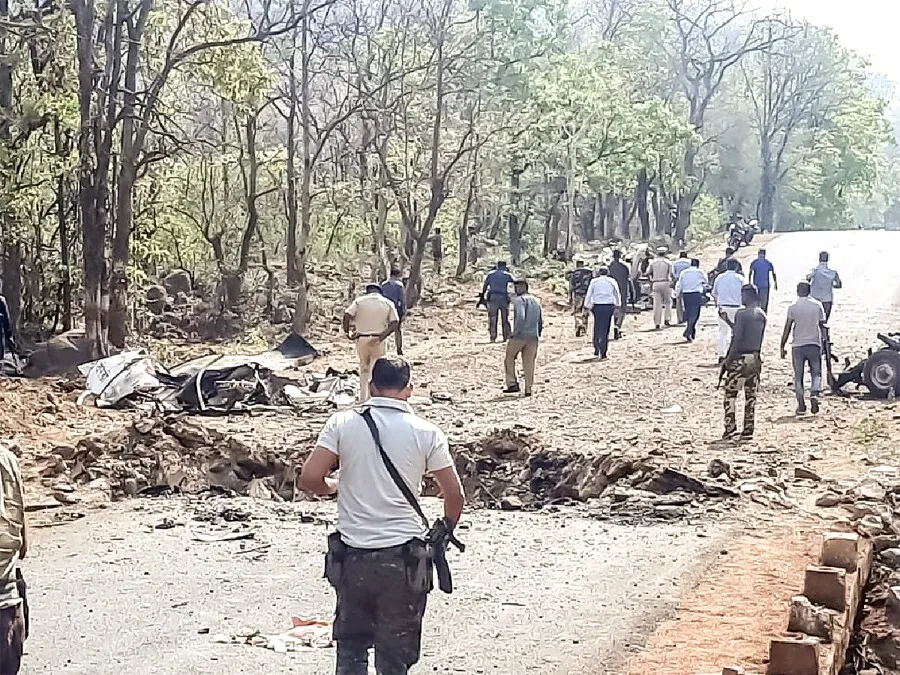 नक्सलियों का फन कुचलना जरुरी