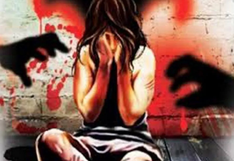 शर्मनाक: नाबालिग के साथ सामूहिक दुराचार