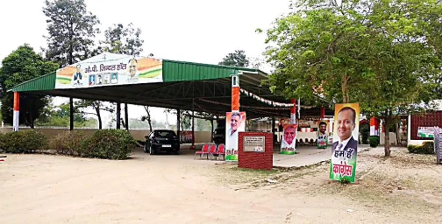 चुनावी दफ्तरों में रूकी रफ्तार, अब 23 मई का इंतजार