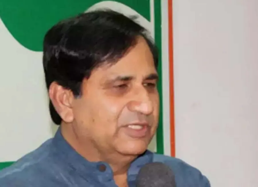शकील के चुनाव लड़ने से मधुबनी में त्रिकोणीय जंग