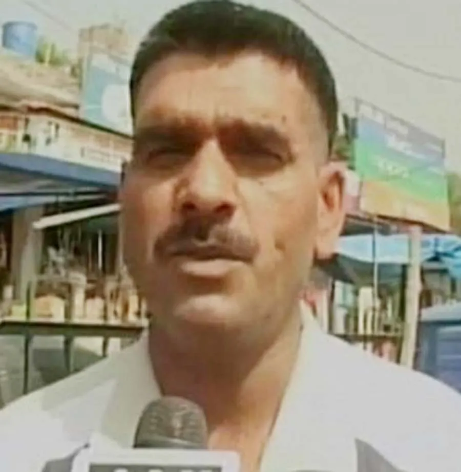 तेज बहादुर पर आचार संहिता तोड़ने का मामला दर्ज