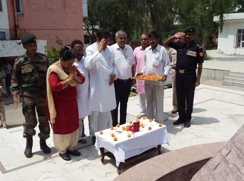 75 साल बाद वतन लौटी शहीद हरि सिंह की अस्थियां