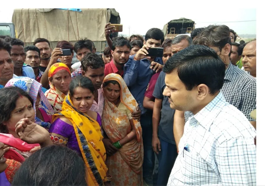 Lucknow: ग्रामीणों से भरी पिकअप इंदिरा नहर में गिरी, सात बच्चे लापता