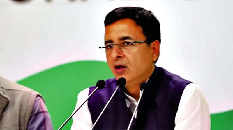 गोडसे की प्रशंसा का मामला: अधिकारी के खिलाफ हो कार्रवाई: कांग्रेस