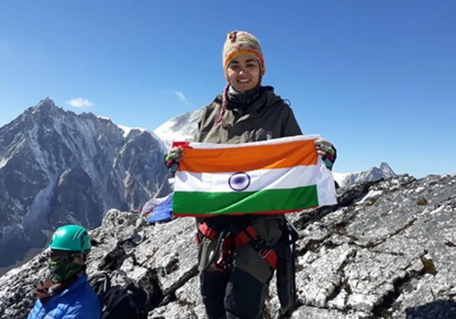 22 मई को मनीषा ने माउंट एवरेस्ट पर तिरंगा फहराया था