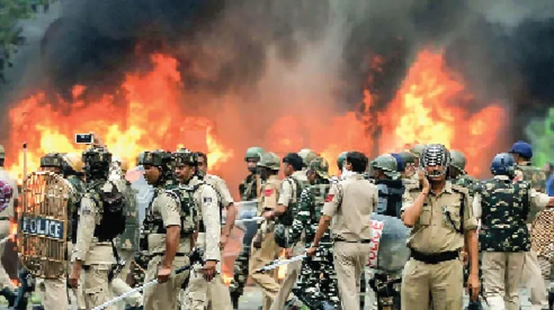राजनीतिक: बढ़ता उग्र राष्ट्रवाद, बंद करो ये नाटक