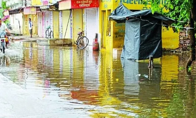बरसात से कहीं राहत, कहीं आफत