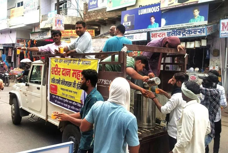 शरबत पीलाकर मंगेजाराम मीणा इन्सां को दी श्रद्धाजंलि