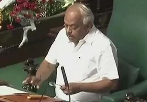 बागी 14 विधायक अयोग्य करार