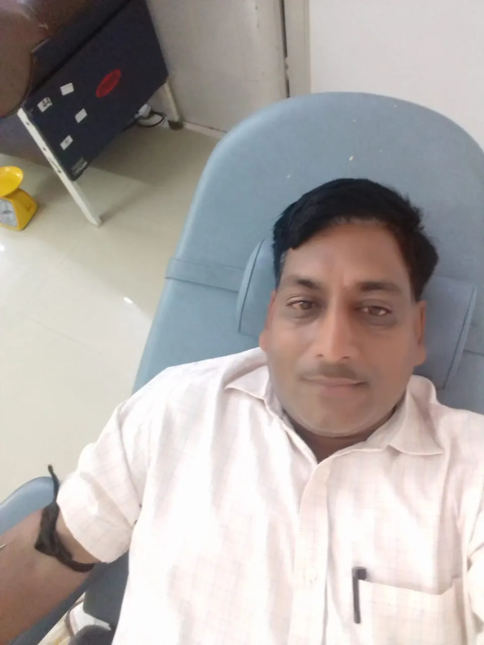 रक्तदानकर निभाया मानवता का फर्ज