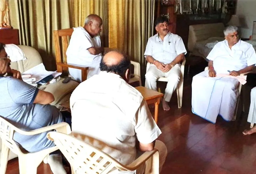 कर्नाटक: विधायकों के इस्तीफे पर सिद्धारमैया बोले- यह ऑपरेशन कमल का हिस्सा, सरकार को कोई खतरा नहीं