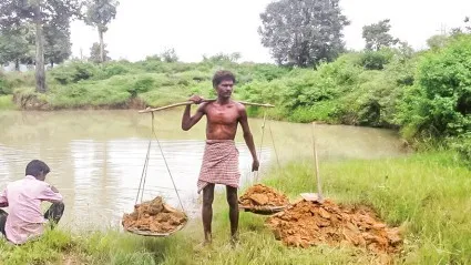 साधारण लोग दे रहे बड़ी सीख
