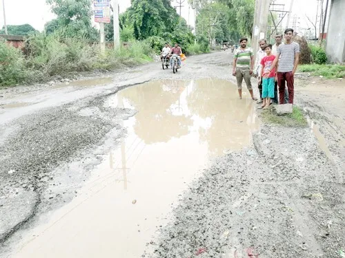 खनन जोन क्षेत्र जठलाना की सड़कें बदहाल