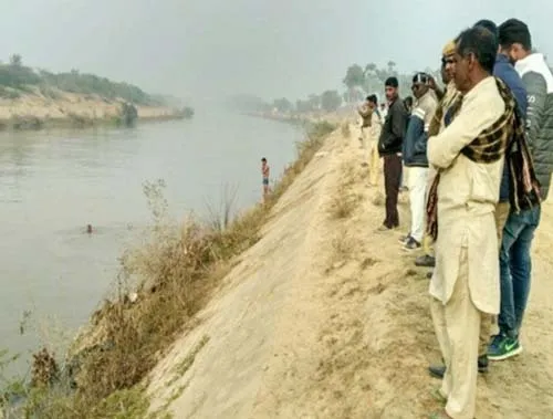 युवक ने दो बच्चों के साथ लगाई इंदिरा नहर में छलांग