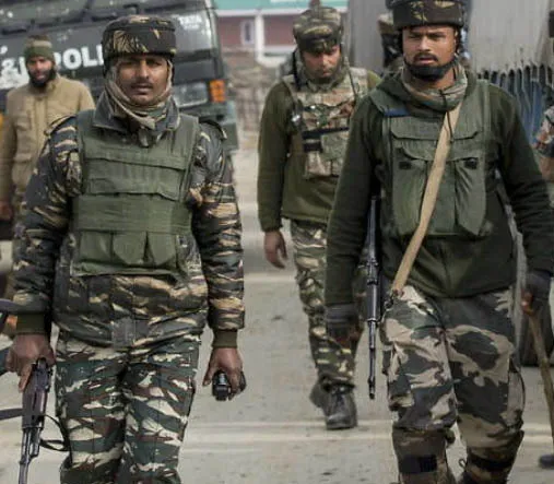 कश्मीर में सेना और वायुसेना हाईअलर्ट पर