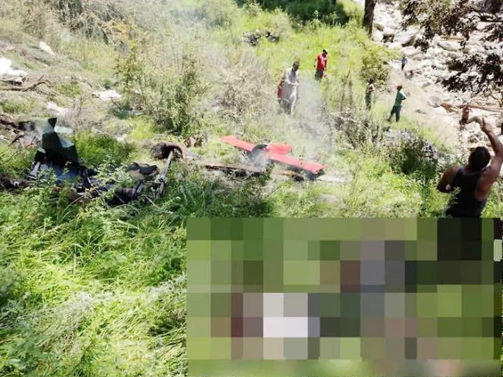 बाढ़ राहत में लगा निजी कंपनी का हेलिकॉप्टर हुआ क्रैश