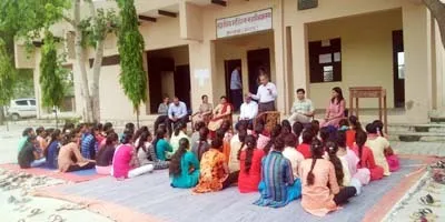 छात्राओं को दी खेलों व सड़क सुरक्षा क्लब की जानकारी