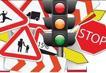 ट्रैफिक नियमों का पालन आदत बनानी होगी