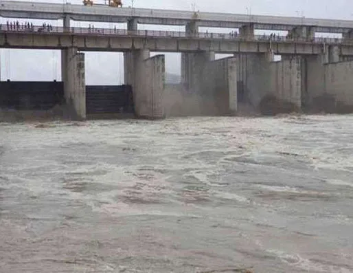 दिल्ली में यमुना खतरे के निशान को किया पार