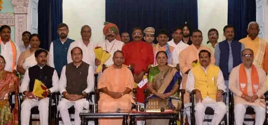 योगी कैबिनेट विस्तार के बाद मंत्रियों को उनका विभाग बांट दिया गया