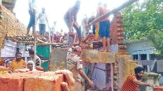 डेरा अनुयायियों ने बनाया विधवा का आशियाना
