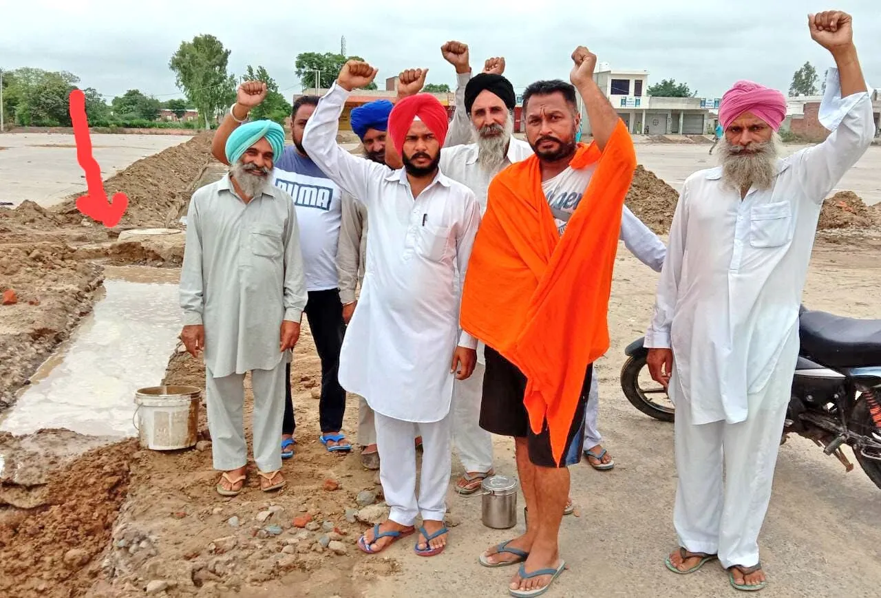 अनाज मंडी में सफाई को लेकर मजदूर किसान यूनियन ने किया प्रदर्शन