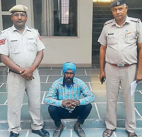 तीन किलोग्राम डोडापोस्त सहित नशा तस्कर काबू