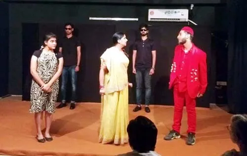 ‘कौआ चला हंस की चाल’ में दिखाया इंसान का अहंकार