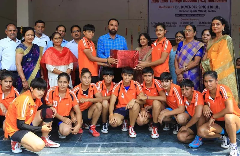 वैश्य महिला महाविद्यालय ने जीती इंटर कॉलेज कबड्डी प्रतियोगिता