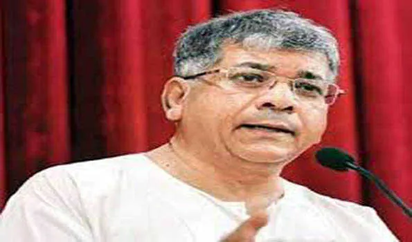 मुसलमानों को धर्मनिरपेक्षता के साथ खड़ा होना चाहिए : प्रकाश