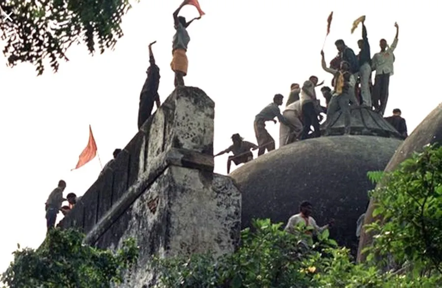 अयोध्या विवाद : सुरक्षा के मद्देनजर सोशल मीडिया पर कड़ी नजर