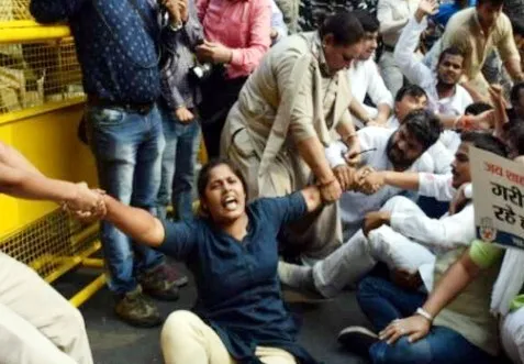 नोटबंदी के 3 साल पूरे, कांग्रेस का देशभर में प्रदर्शन