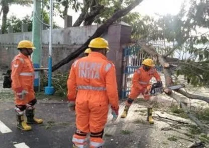 बंगाल में ‘बुलबुल’ का कहर, दो मरे
