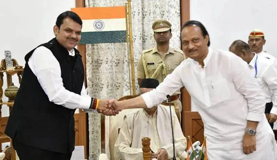 महाराष्ट्र में BJP-NCP सरकार,  देवेंद्र फडणवीस ने दोबारा मुख्यमंत्री पद की शपथ ली
