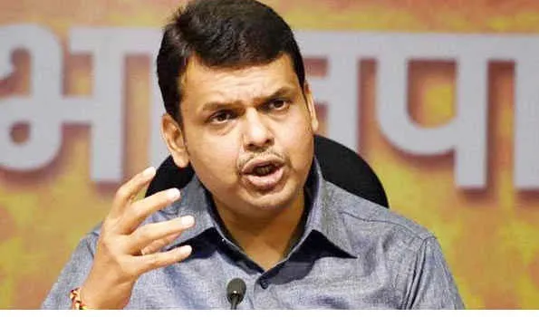 फडणवीस को समन जारी, चुनावी हलफनामे में छुपाए दो क्रिमिनल केस