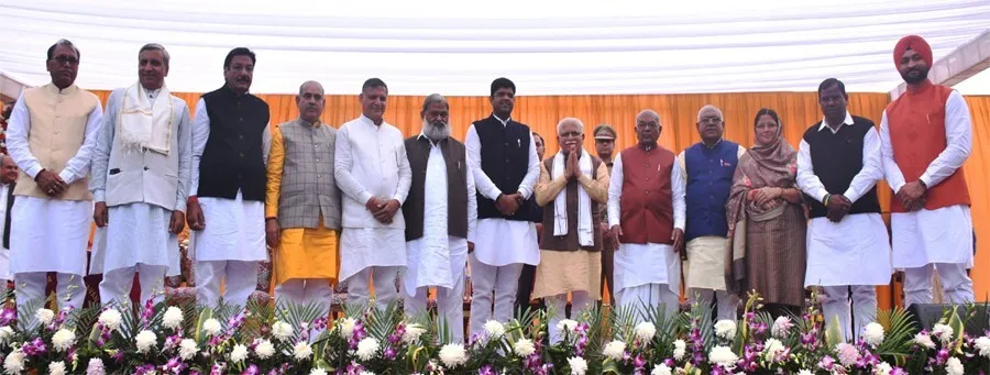 विज बने पाॅवरफुल, वित्‍त CM के पास, जानिये किसको मिला कौन सा विभाग