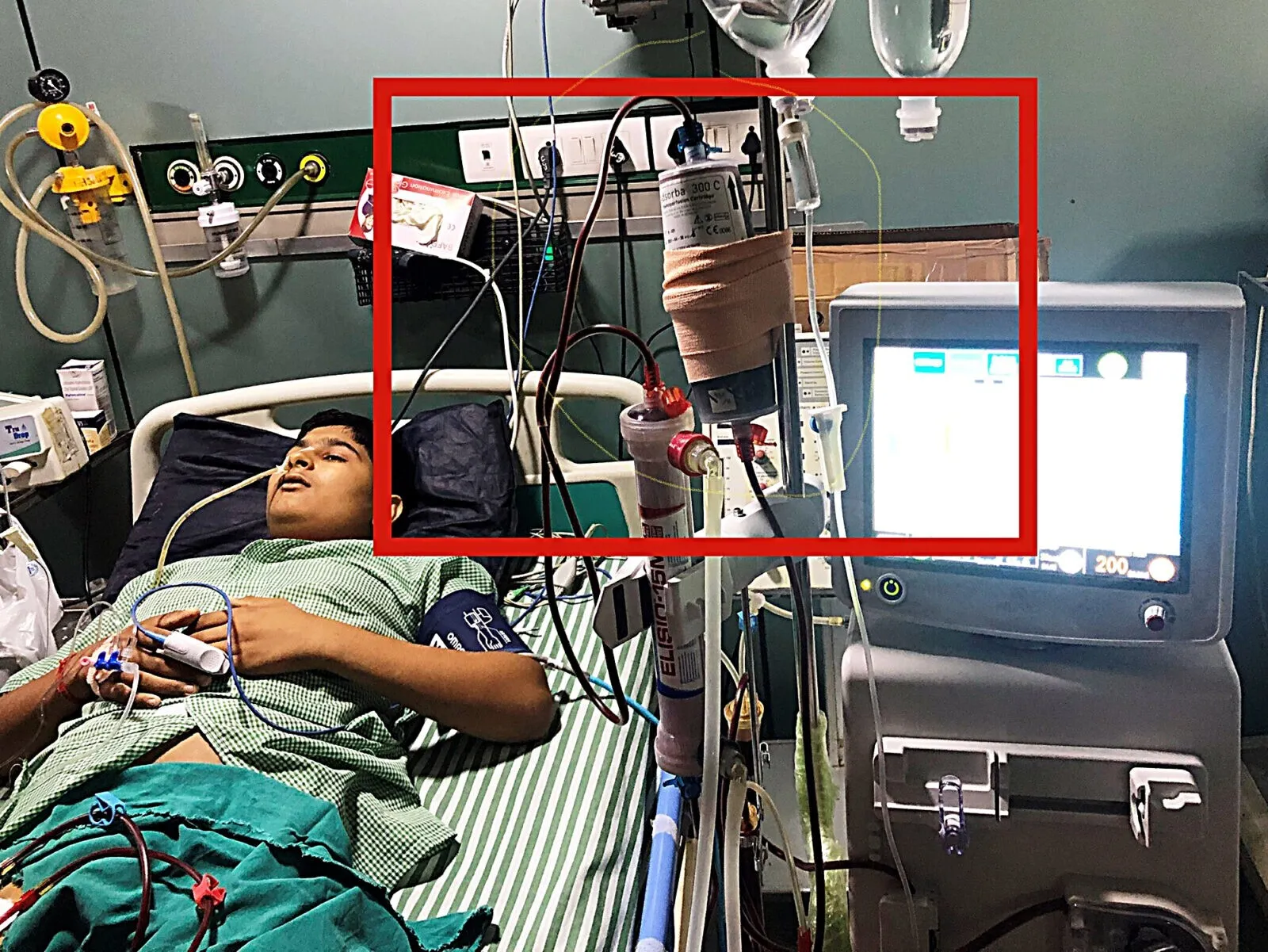 कीटनाशक के प्रभाव में आए युवक को मिला जीवनदान