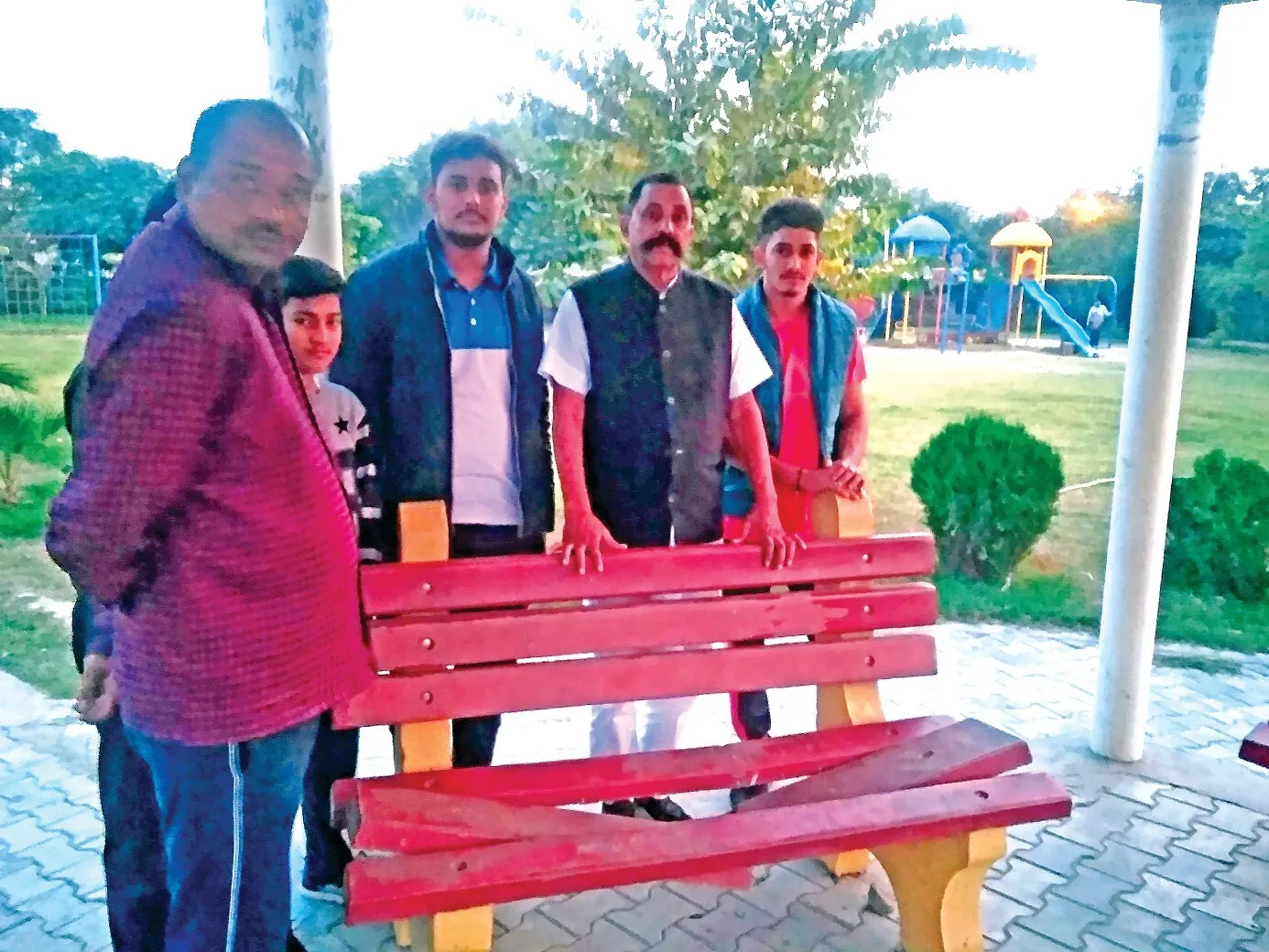 लापरवाही : पार्कों की हालत बदतर, नशेड़ियों का बना अड्डा