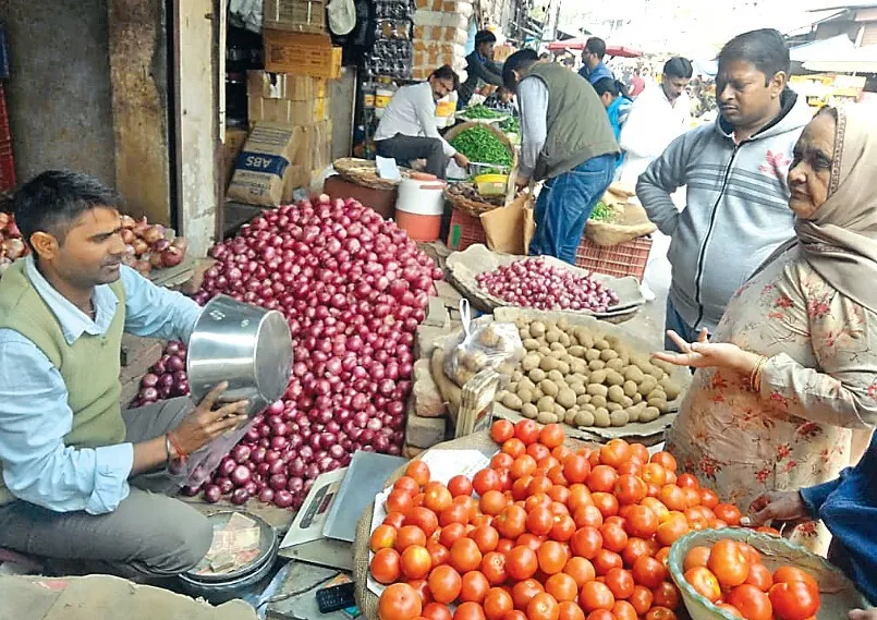 कैसे लगेगा तड़का, जब प्याज का रेट भड़का